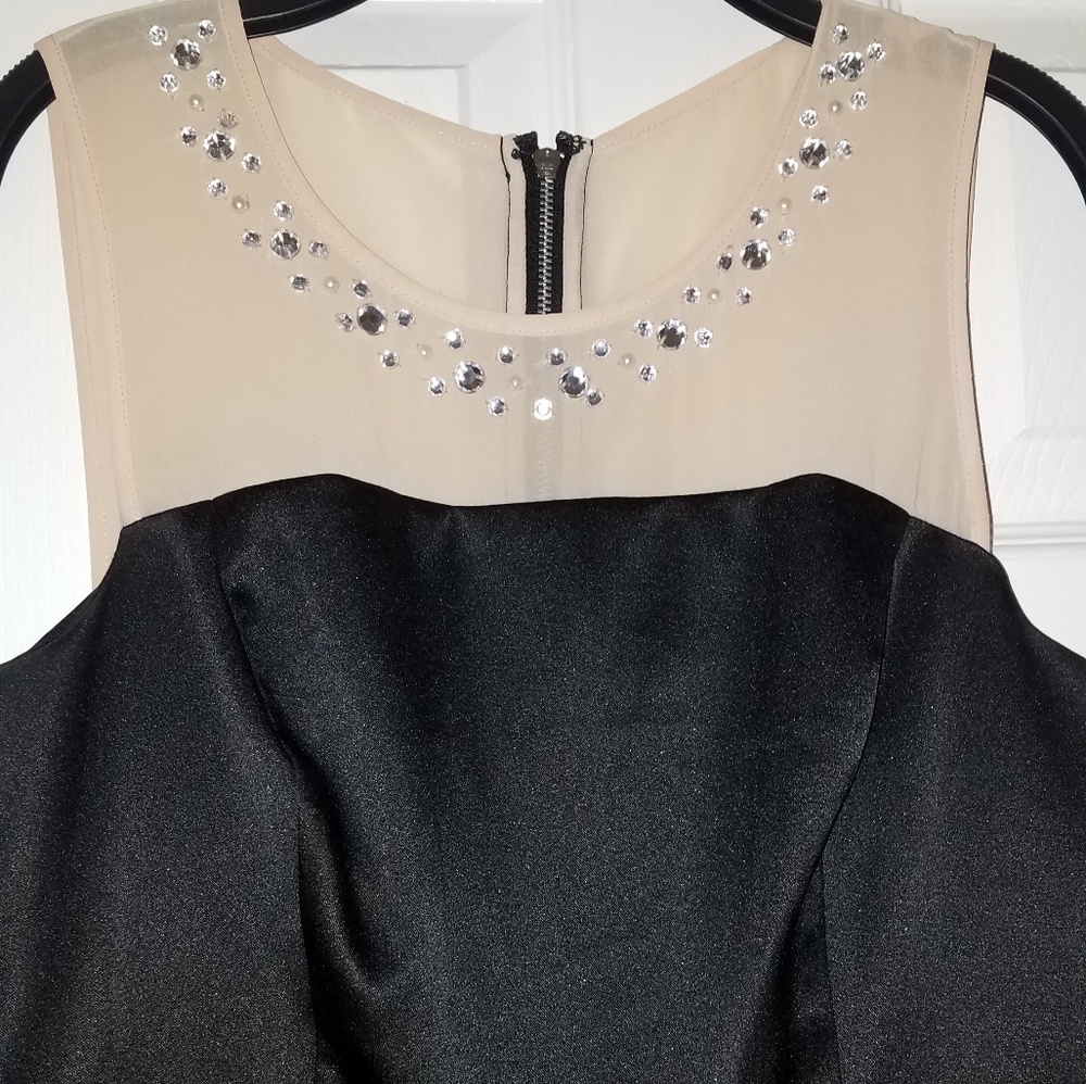 Dress - Picture 4 of 4